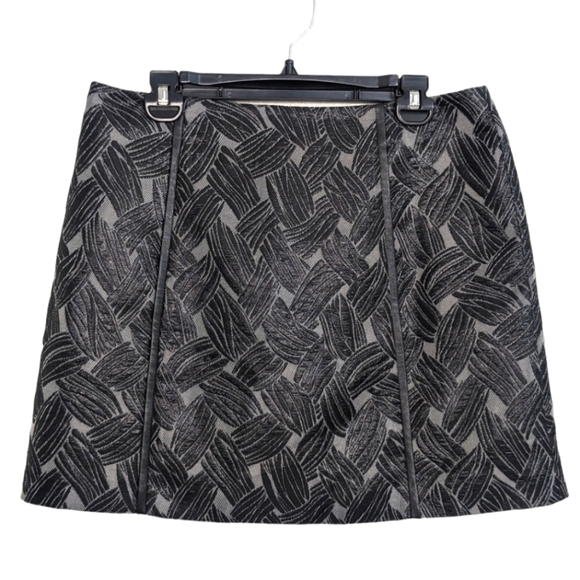 BCBGMaxAzria Black Mini Skirt Formal Party Lined Back Zipper Metallic Size Large - Picture 1 of 11